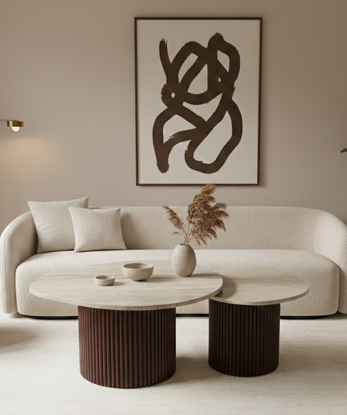 Mesa de centro de madera y mármol ovalado