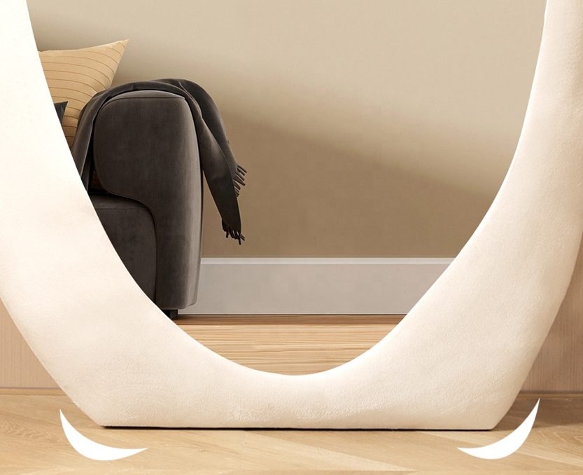 Espejo minimalista con Forma Irregular y Ondulada